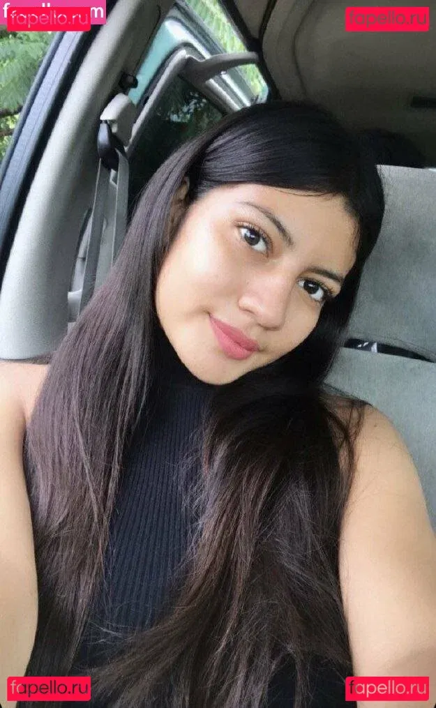 Paola Bustamante Onlyfans Photo Gallery 