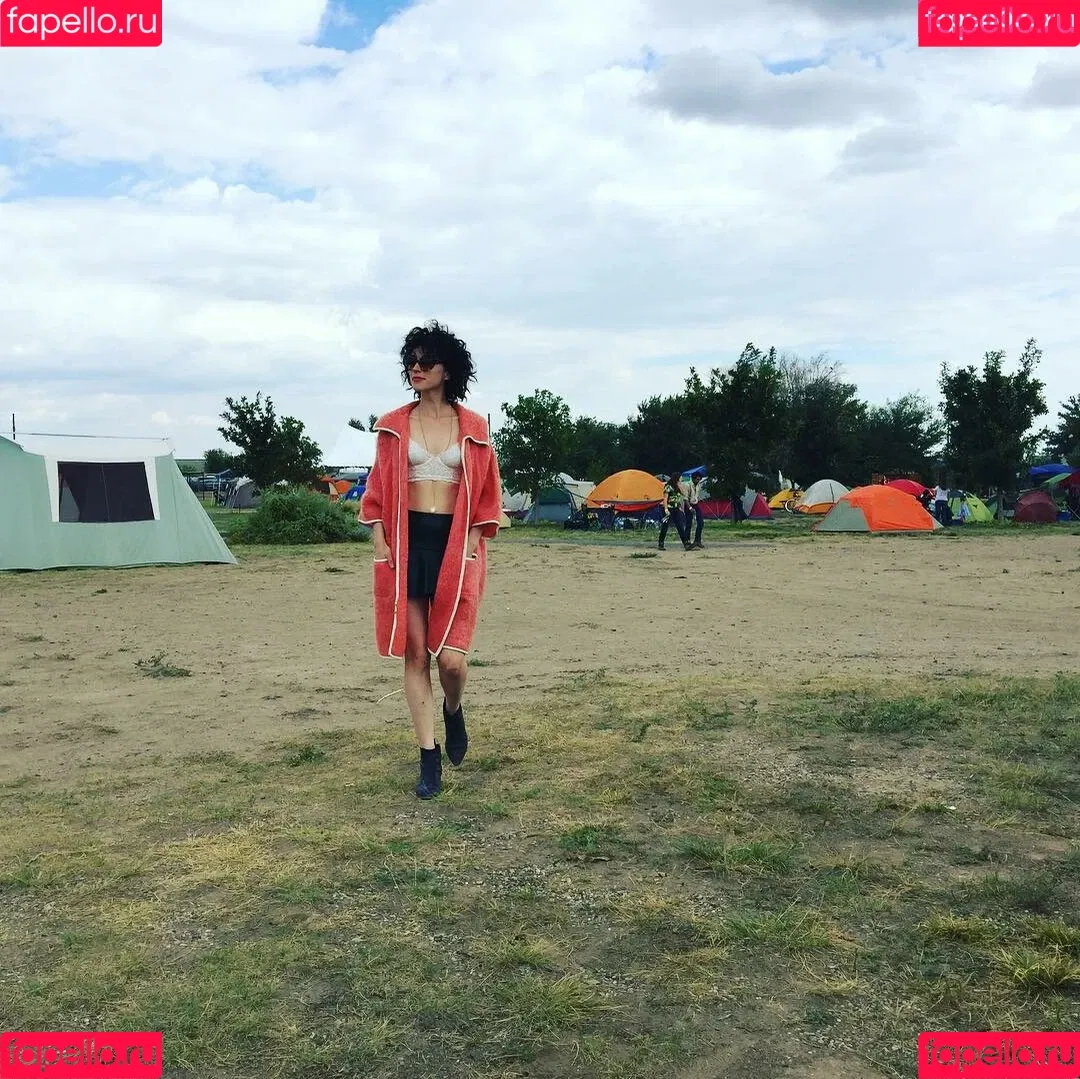 Annie Clark Onlyfans Photo Gallery 