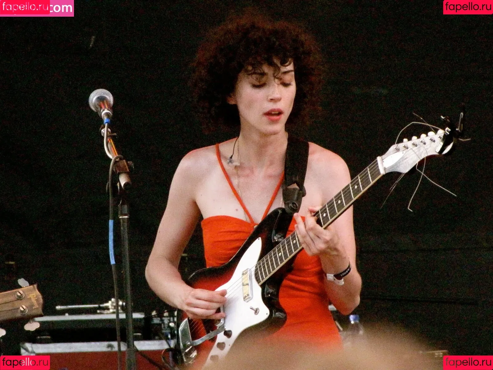 Annie Clark Onlyfans Photo Gallery 