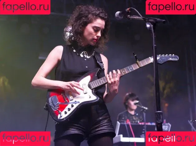Annie Clark Onlyfans Photo Gallery 