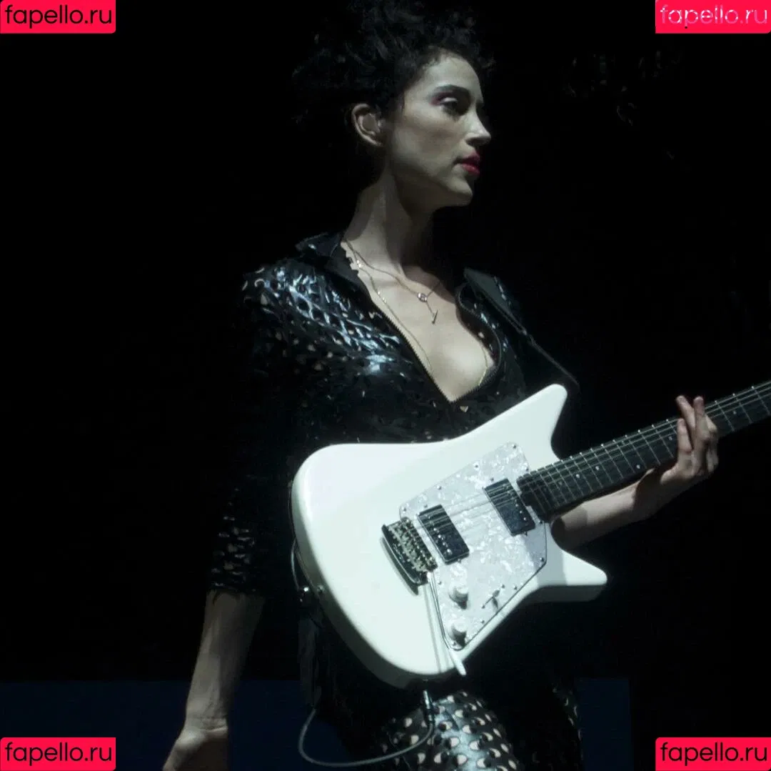 Annie Clark Onlyfans Photo Gallery 
