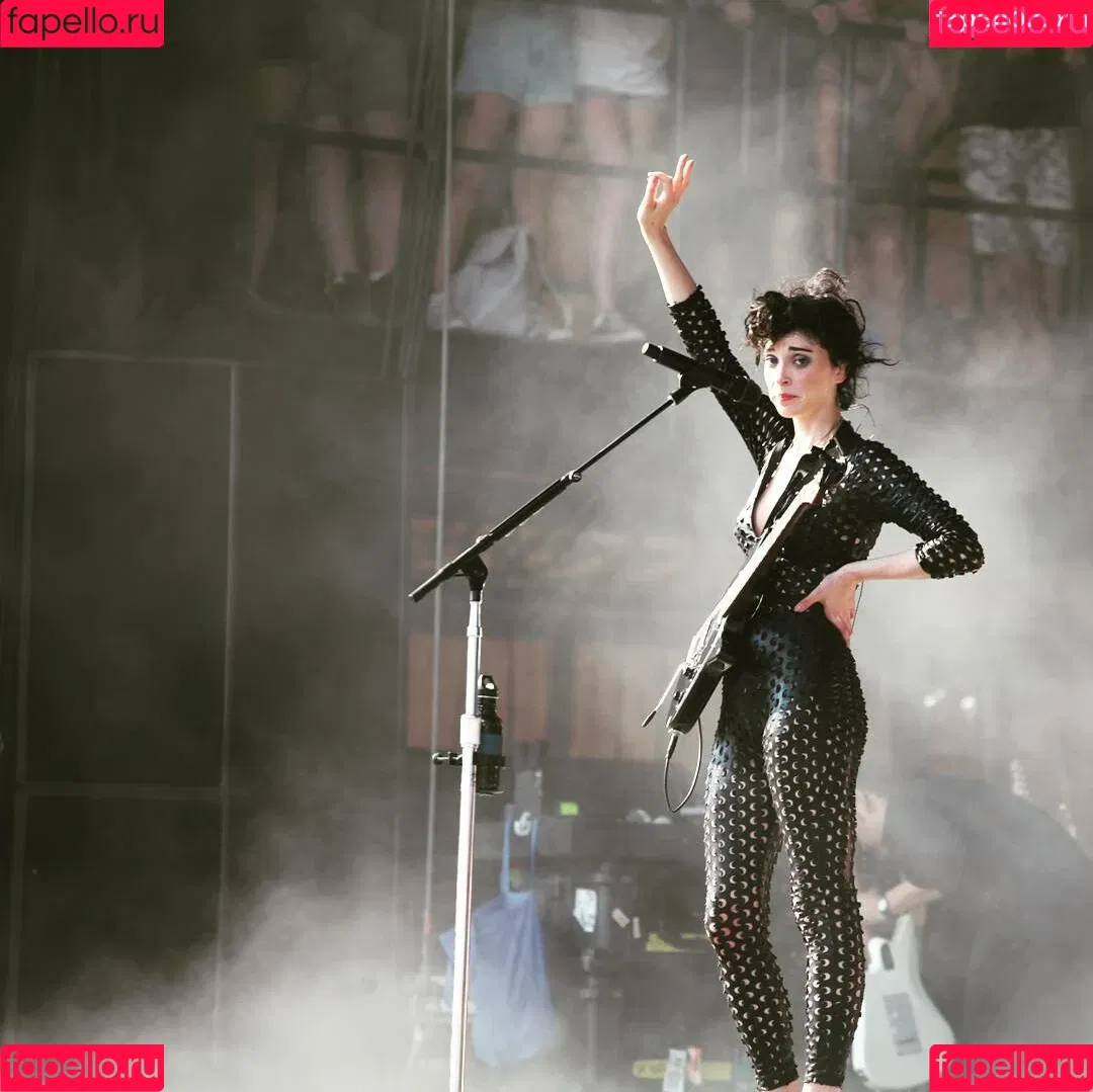 Annie Clark Onlyfans Photo Gallery 