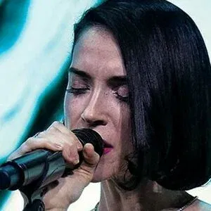 Annie Clark Onlyfans Photo Gallery 