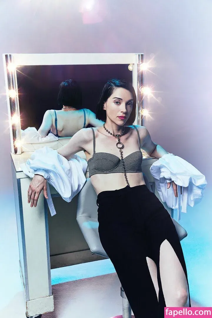 Annie Clark Onlyfans Photo Gallery 
