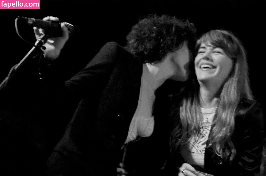 Annie Clark Onlyfans Photo Gallery 