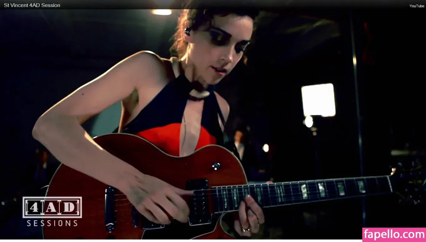 Annie Clark Onlyfans Photo Gallery 