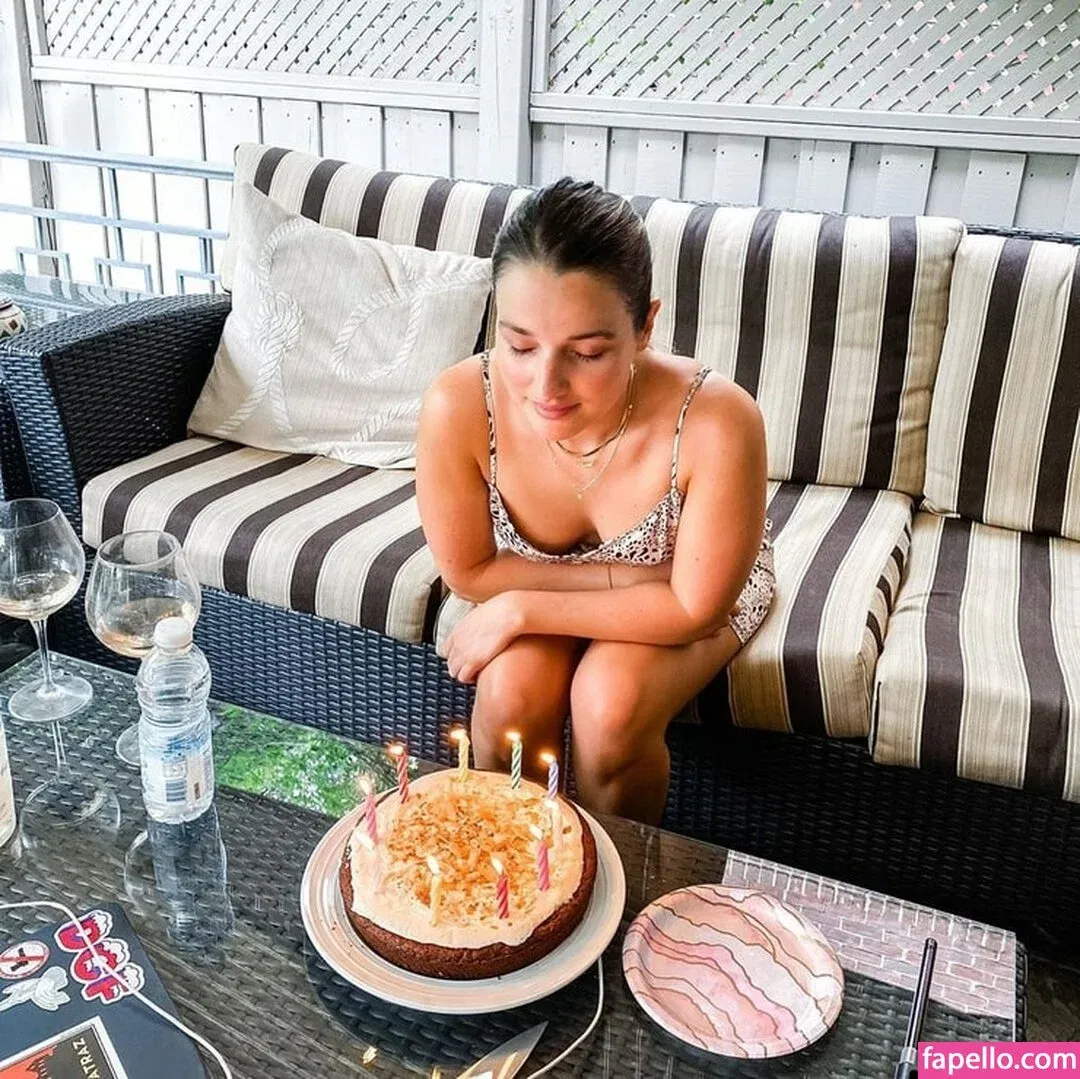 Annie Clark Onlyfans Photo Gallery 