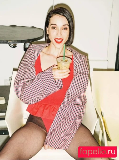 Annie Clark Nude Onlyfans Photo 41