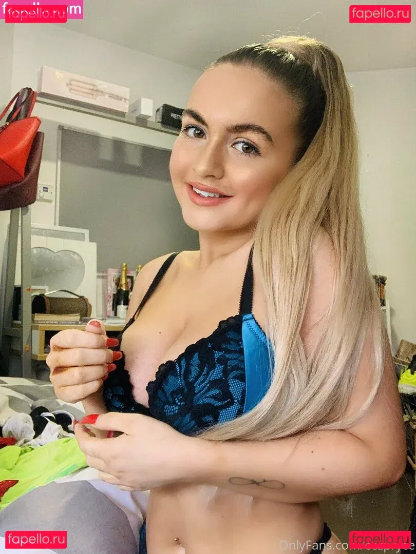 cezel Onlyfans Photo Gallery 