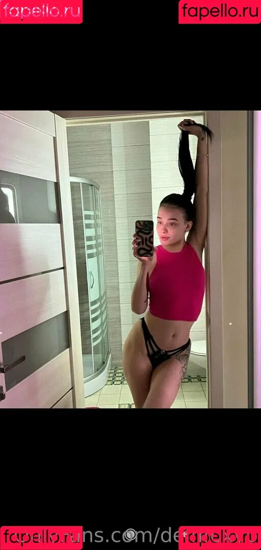 delfifoxyb Onlyfans Photo Gallery 