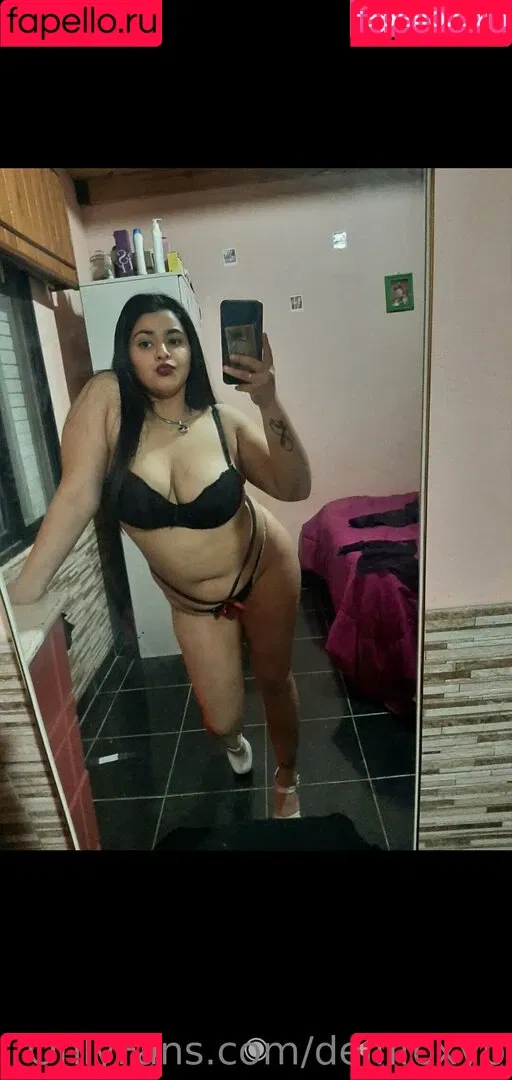 delfifoxyb Onlyfans Photo Gallery 