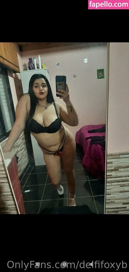 delfifoxyb Onlyfans Photo Gallery 