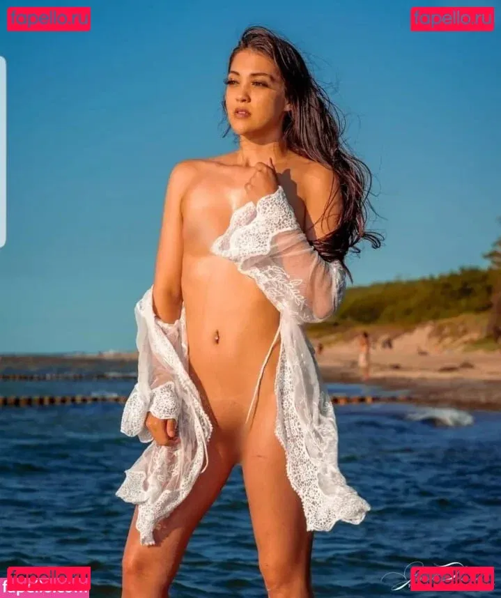 Queen_Ling_Ling Onlyfans Photo Gallery 