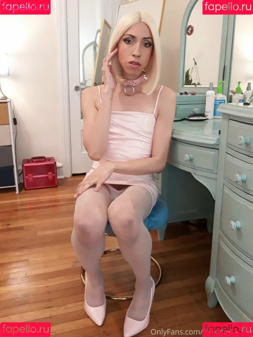 kinkybellahart Onlyfans Photo Gallery 
