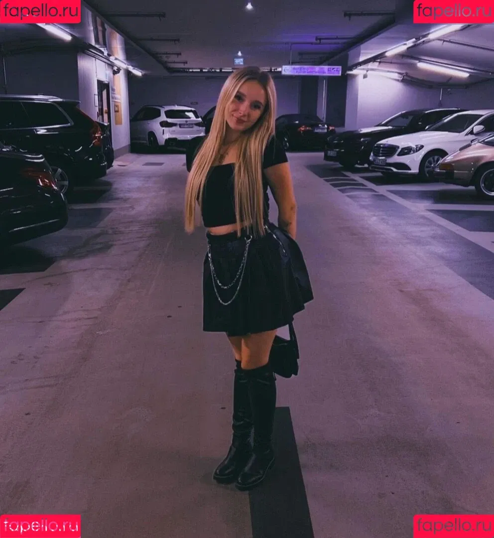 MinusElf Onlyfans Photo Gallery 