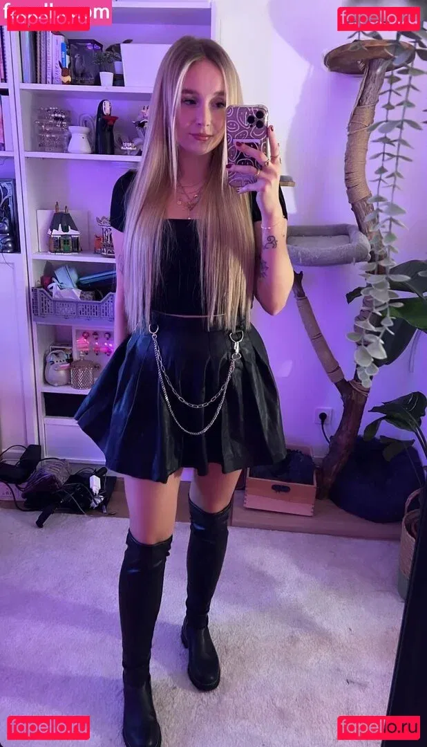 MinusElf Onlyfans Photo Gallery 