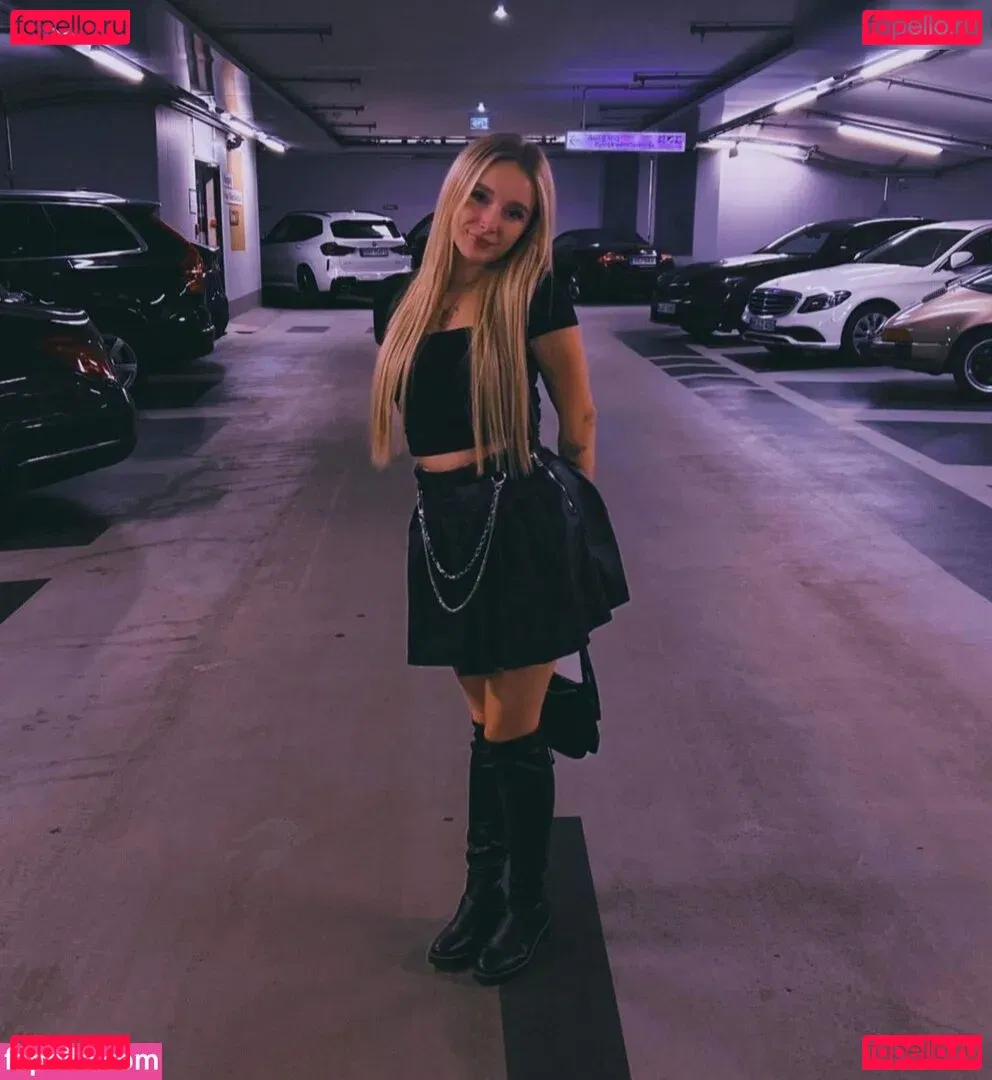 MinusElf Onlyfans Photo Gallery 