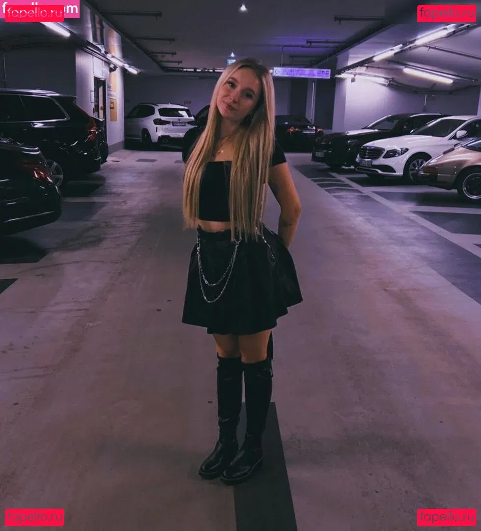 MinusElf Onlyfans Photo Gallery 