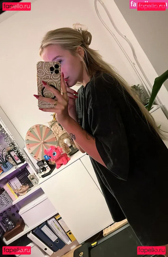 MinusElf Onlyfans Photo Gallery 