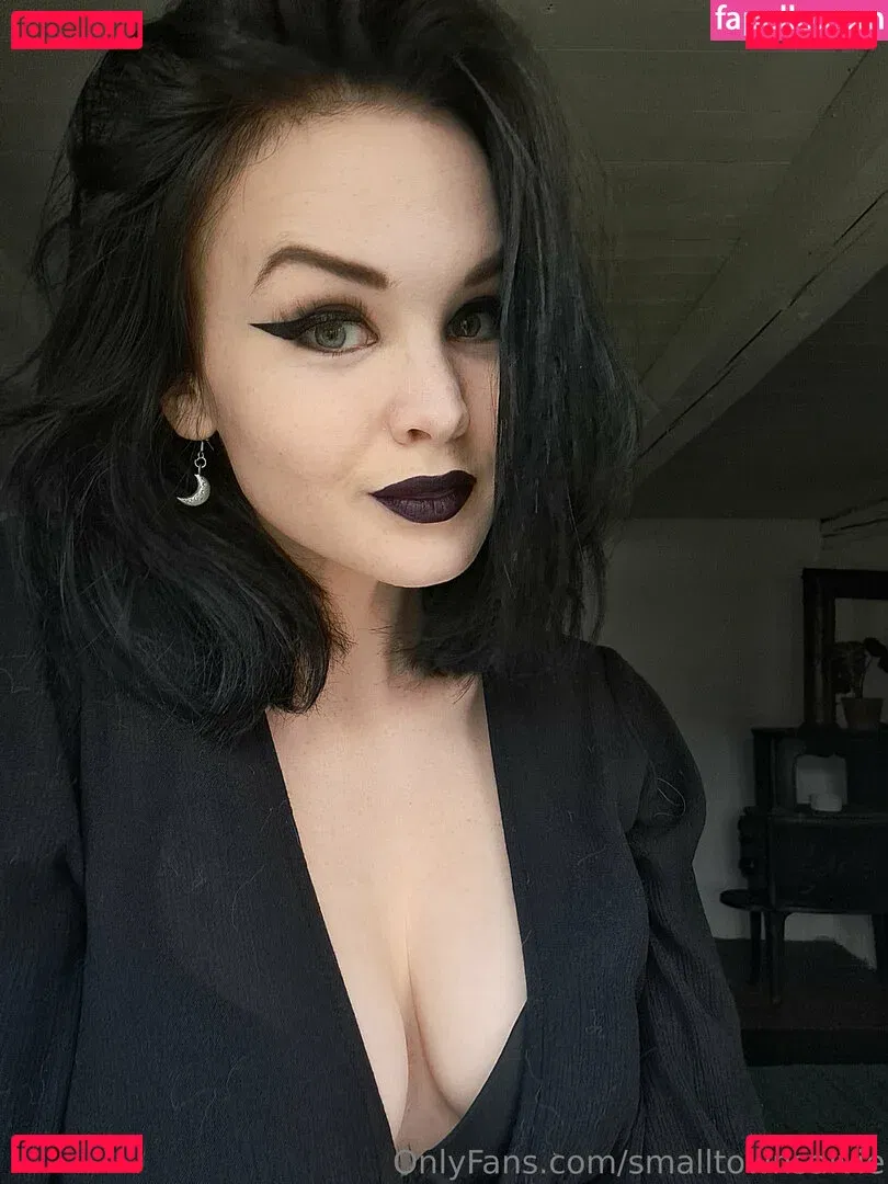 Small Town Sage Onlyfans Photo Gallery 