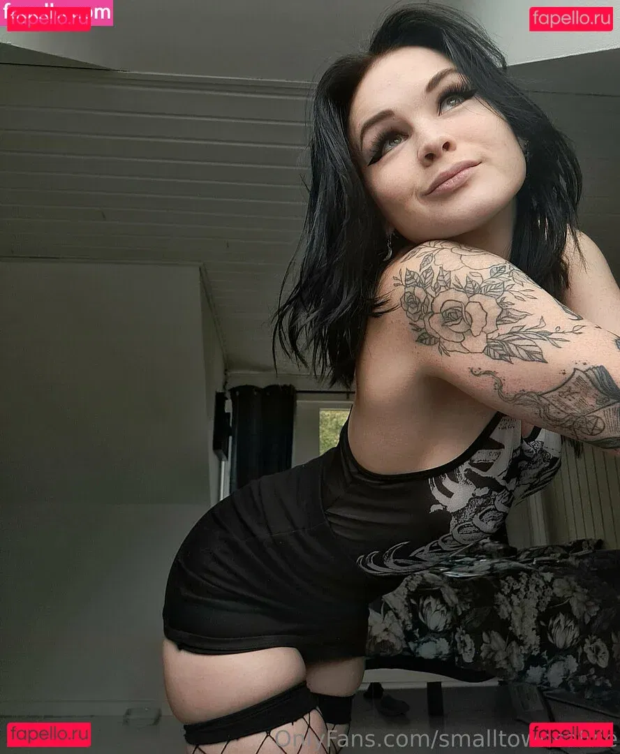 Small Town Sage Onlyfans Photo Gallery 