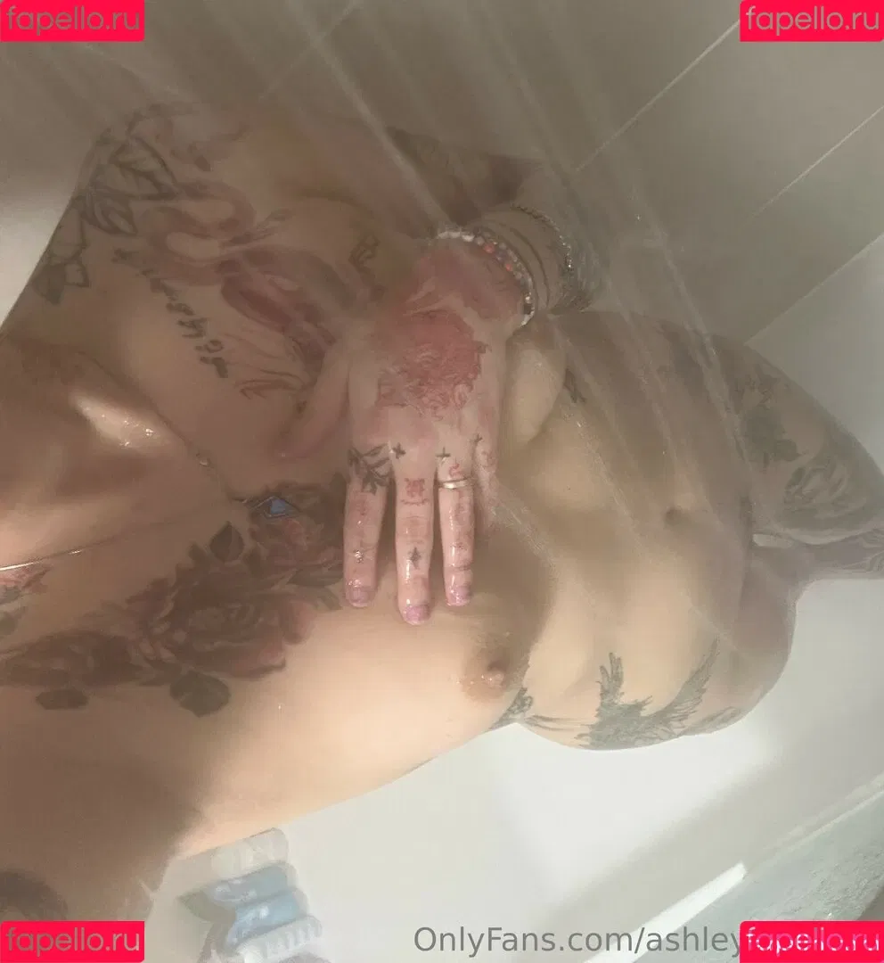 AshleyMarie Gaming Onlyfans Photo Gallery 