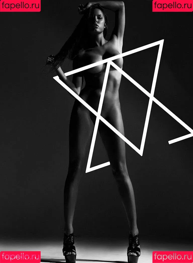 Constance Nunes Onlyfans Photo Gallery 