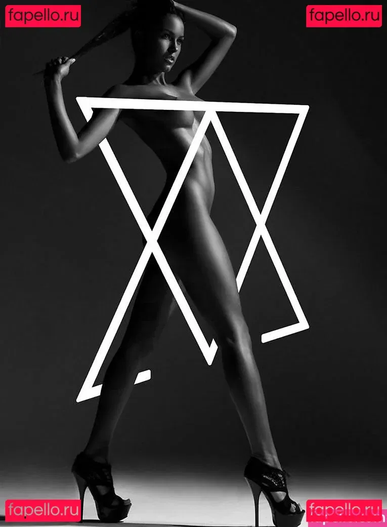 Constance Nunes Onlyfans Photo Gallery 