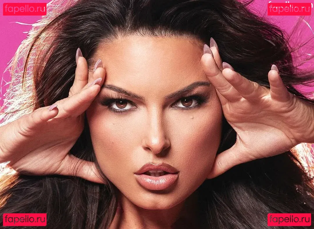 Constance Nunes Onlyfans Photo Gallery 