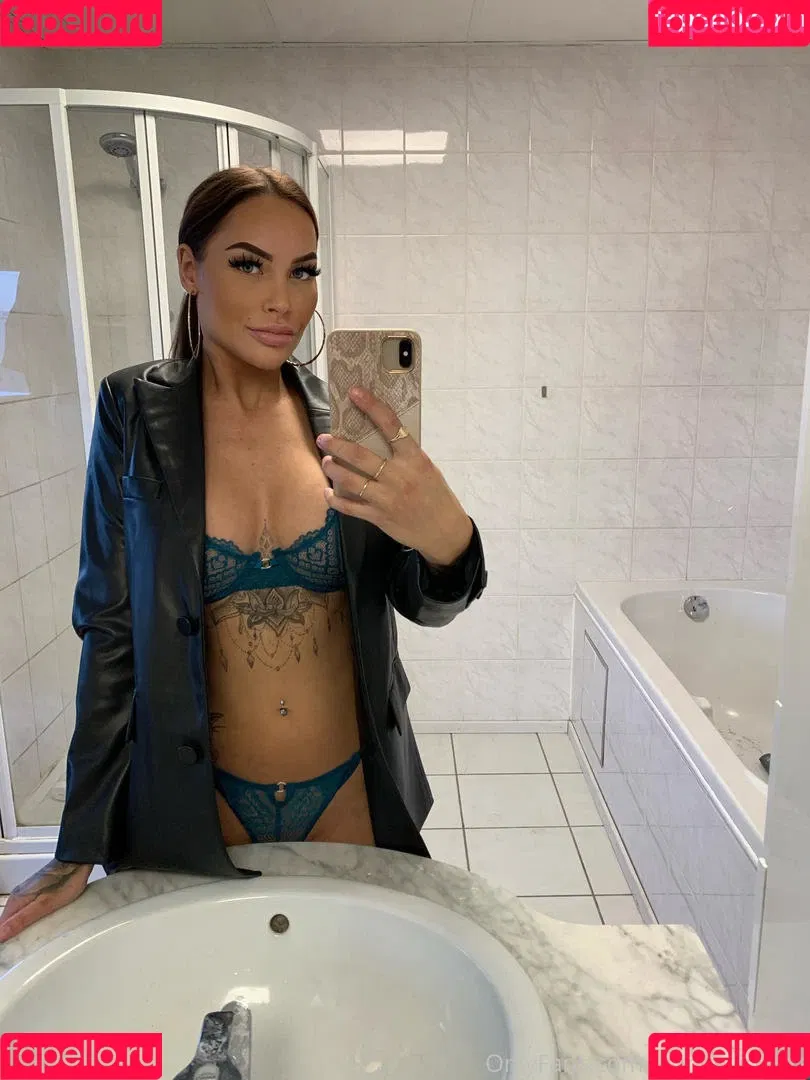 esmee_ipema Onlyfans Photo Gallery 
