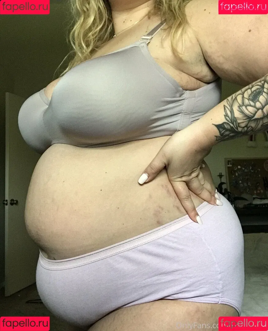 belly_love Onlyfans Photo Gallery 