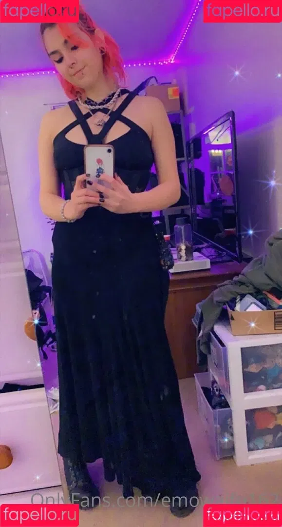 emowaifu162 Onlyfans Photo Gallery 