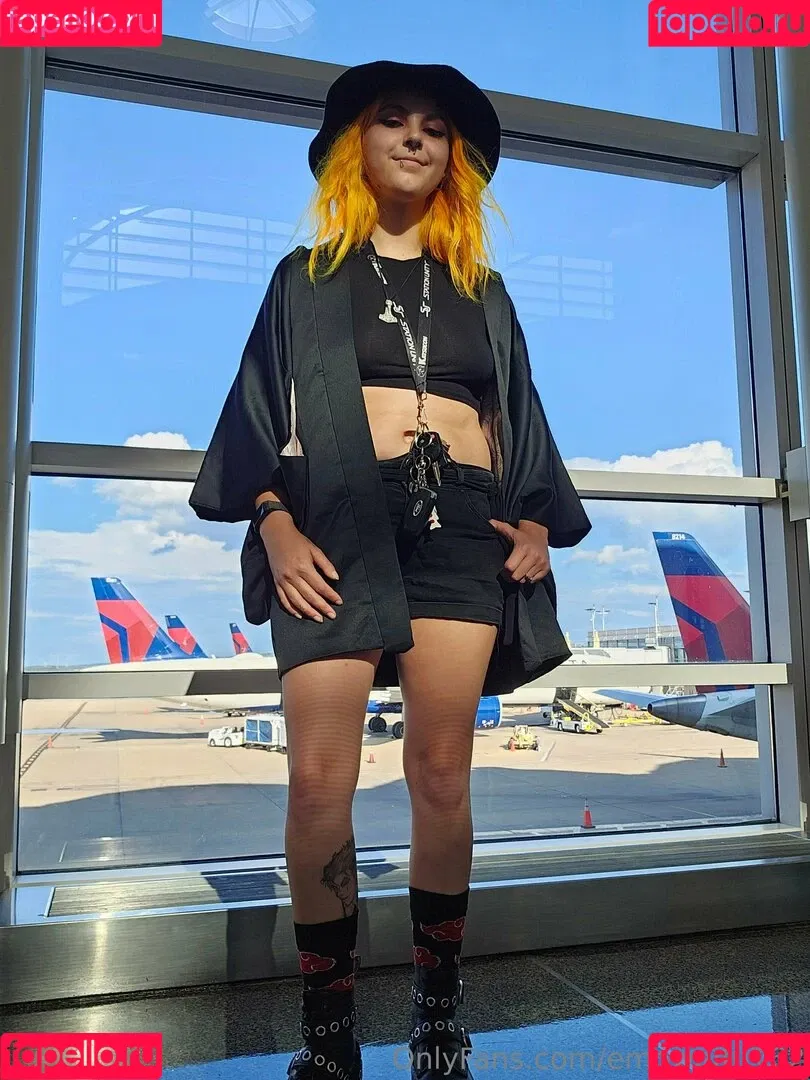 emowaifu162 Onlyfans Photo Gallery 