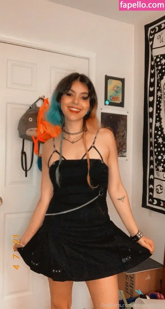 emowaifu162 Onlyfans Photo Gallery 
