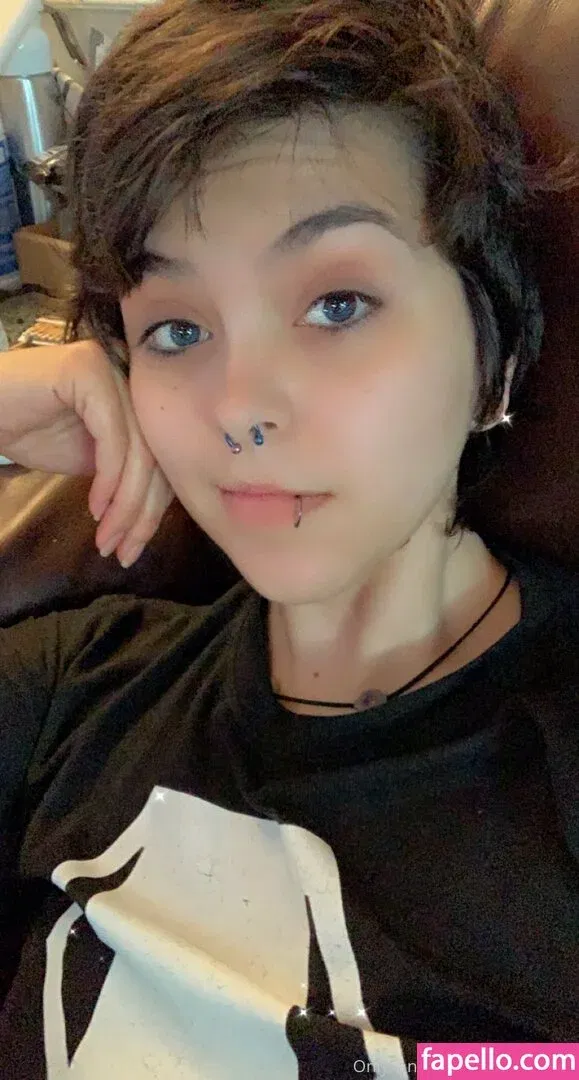 emowaifu162 Onlyfans Photo Gallery 