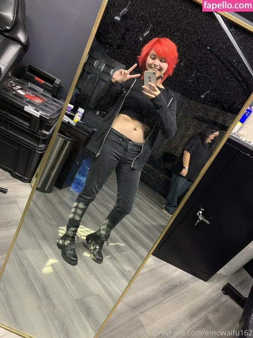 emowaifu162 Onlyfans Photo Gallery 
