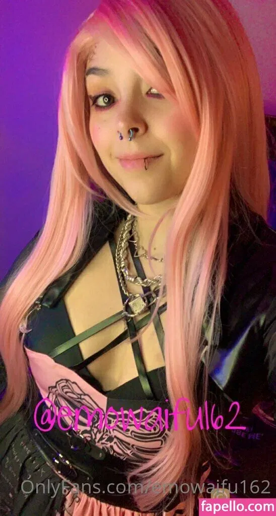 emowaifu162 Onlyfans Photo Gallery 