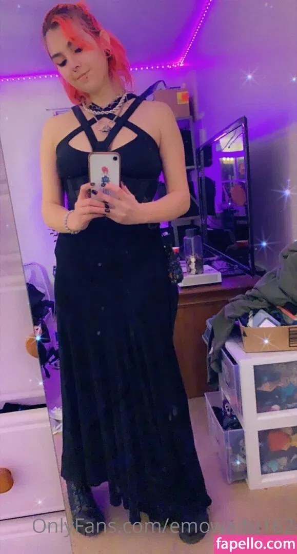 emowaifu162 Onlyfans Photo Gallery 