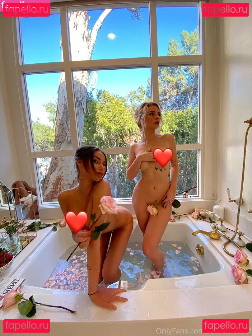 lottiemossof Onlyfans Photo Gallery 