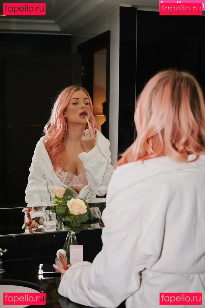 lottiemossof Onlyfans Photo Gallery 