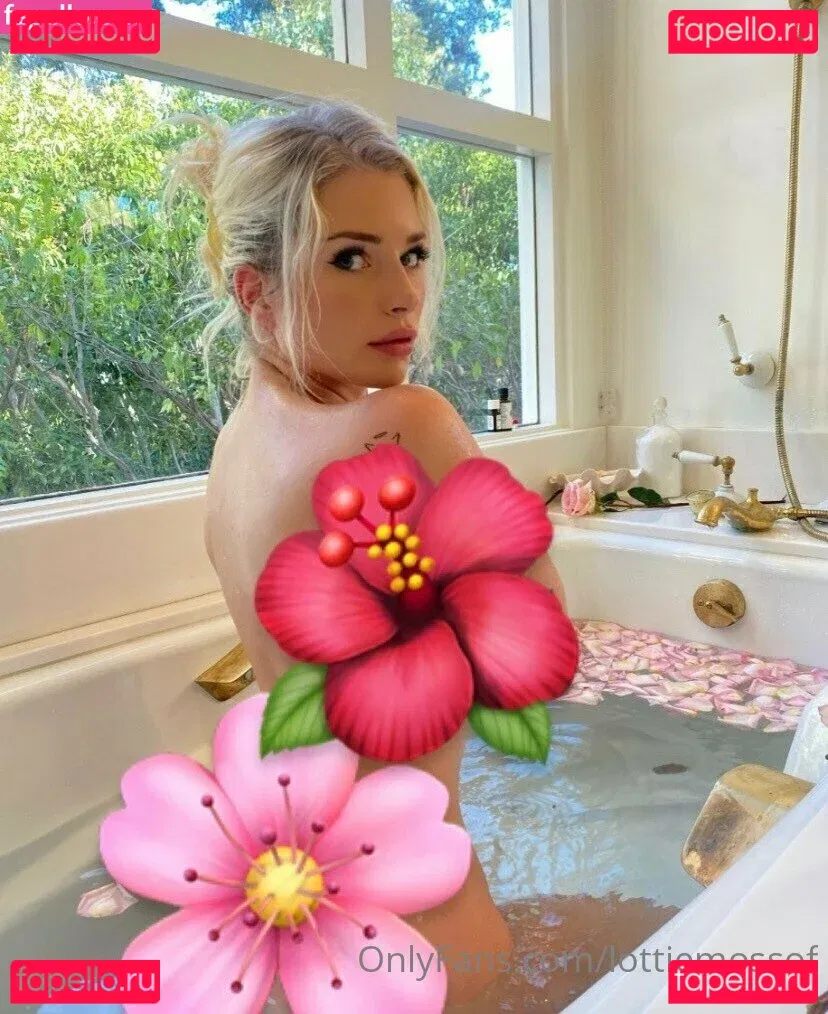 lottiemossof Onlyfans Photo Gallery 