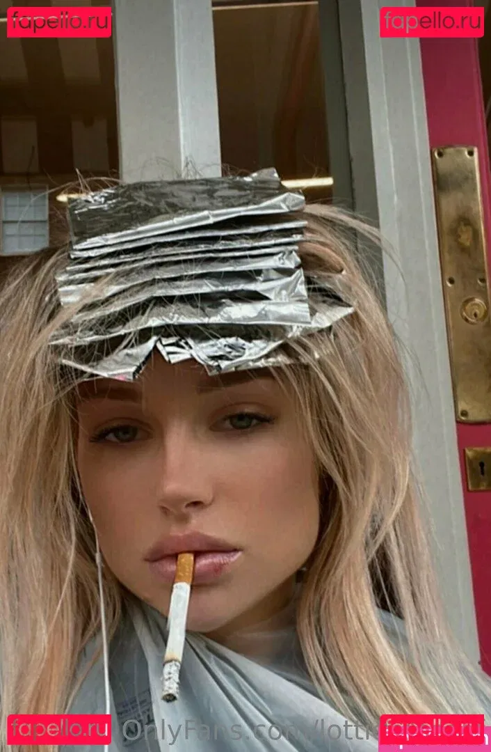 lottiemossof Onlyfans Photo Gallery 