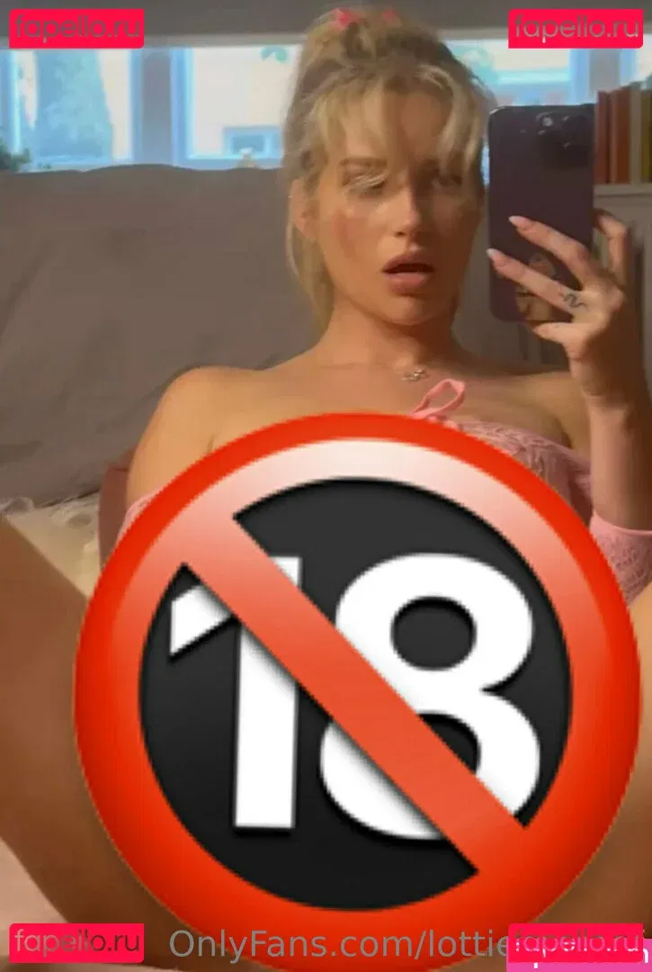 lottiemossof Onlyfans Photo Gallery 