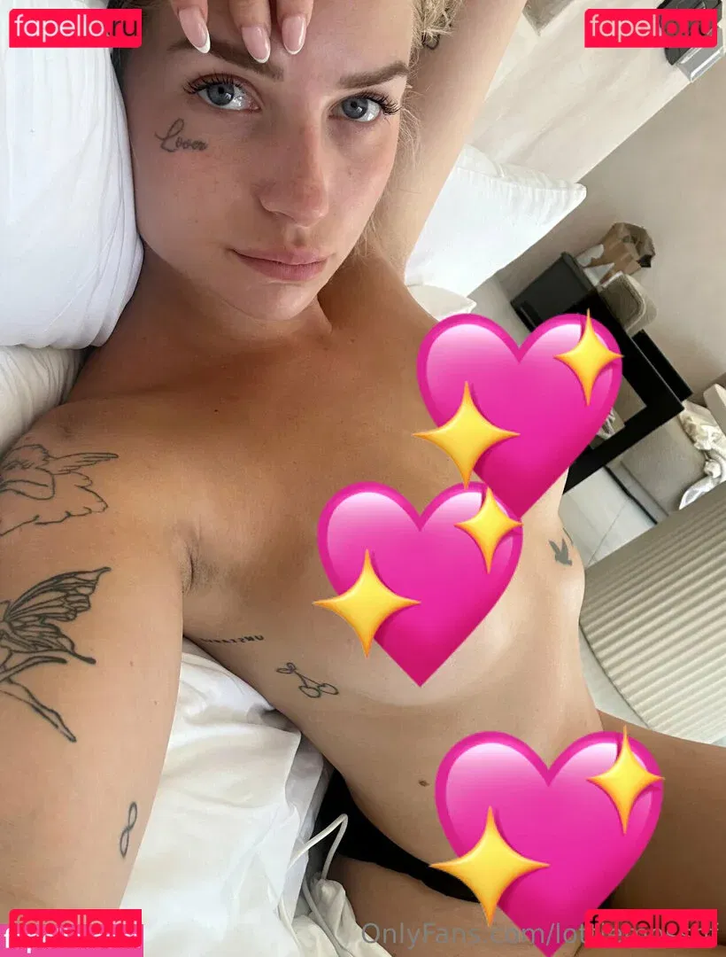 lottiemossof Onlyfans Photo Gallery 