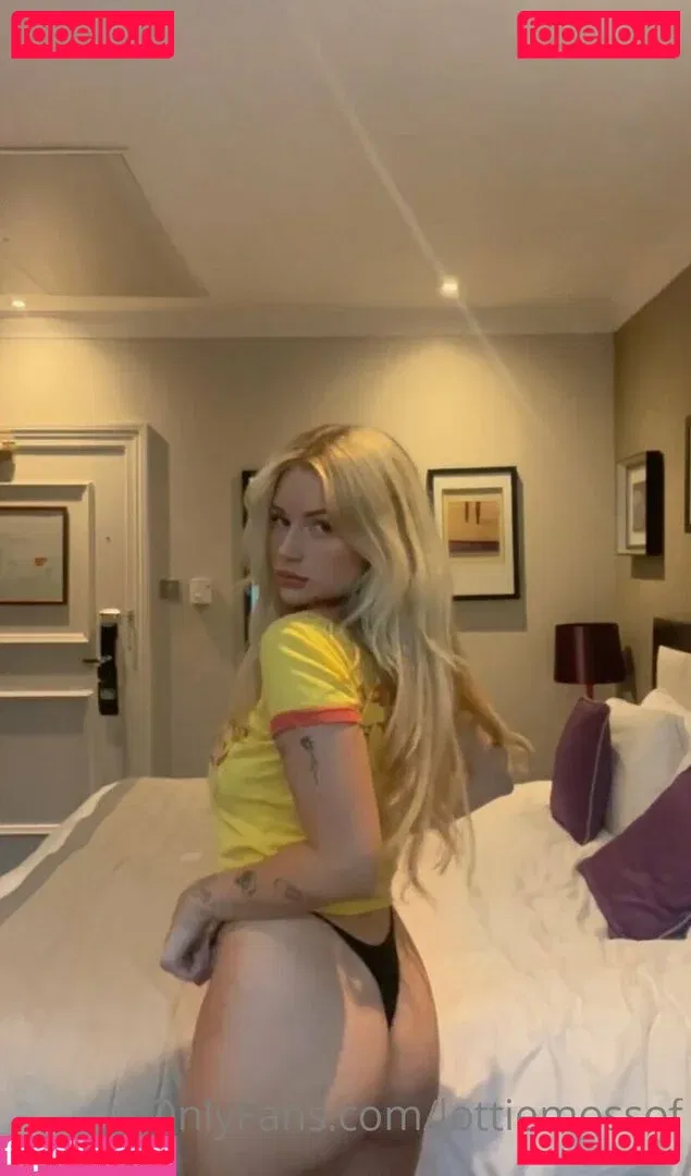 lottiemossof Onlyfans Photo Gallery 