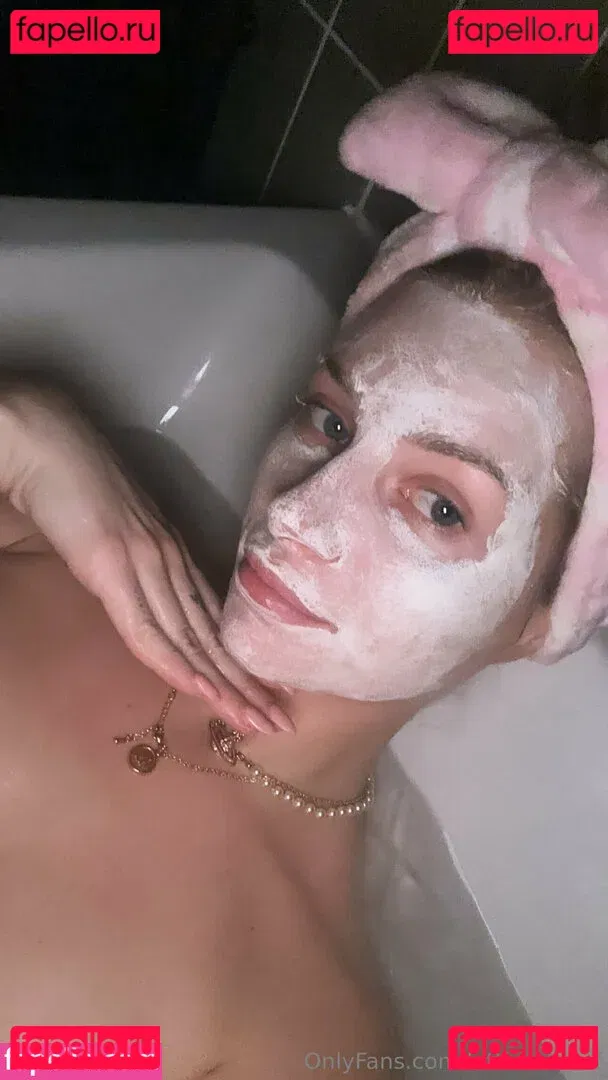 lottiemossof Onlyfans Photo Gallery 