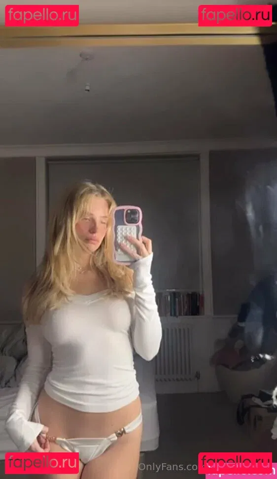 lottiemossof Onlyfans Photo Gallery 