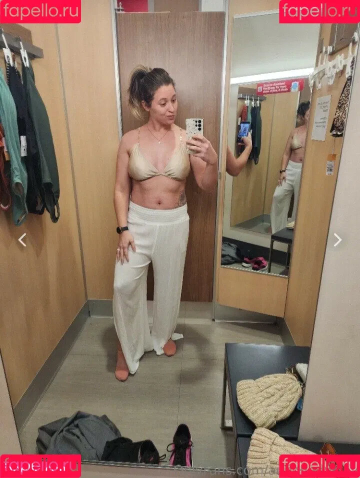 Annoyed Wifey Onlyfans Photo Gallery 