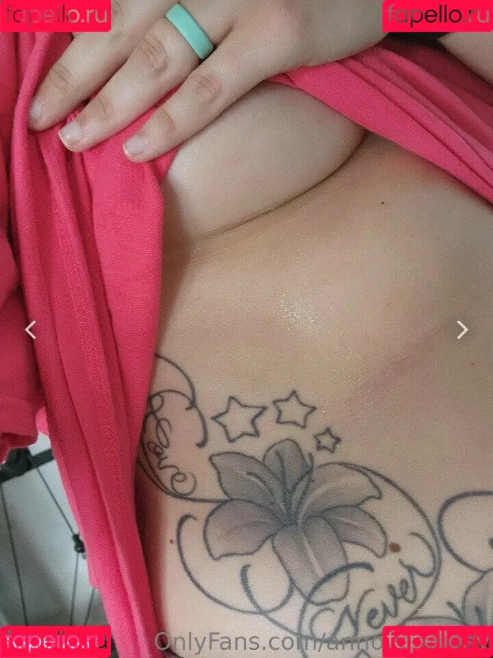 Annoyed Wifey Onlyfans Photo Gallery 