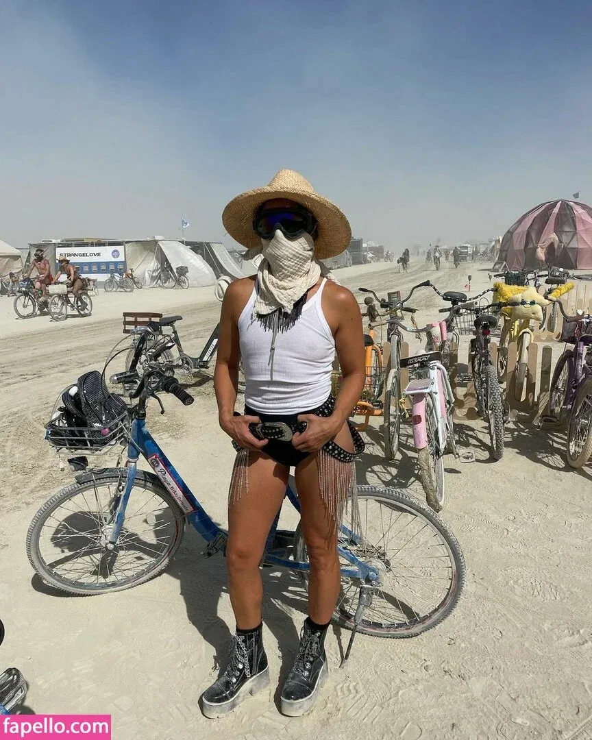 Danica Patrick Onlyfans Photo Gallery 